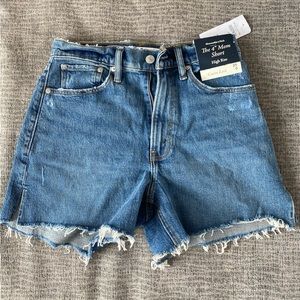 The 4” mom short, high rise curve love